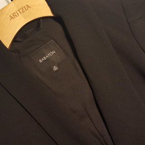 Aritzia Babaton Dominique Short Blazer